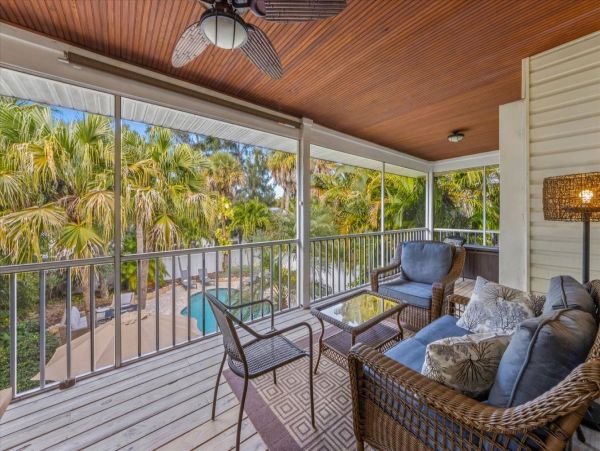 Anna Maria Pool Home Walk to Everything!