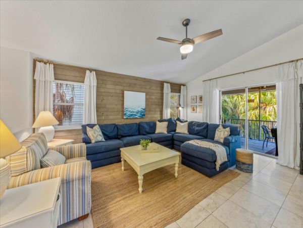 Anna Maria Pool Home Walk to Everything!