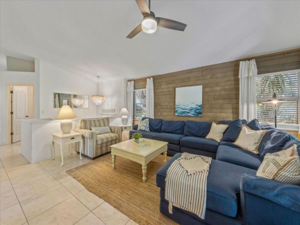 Anna Maria Pool Home Walk to Everything!