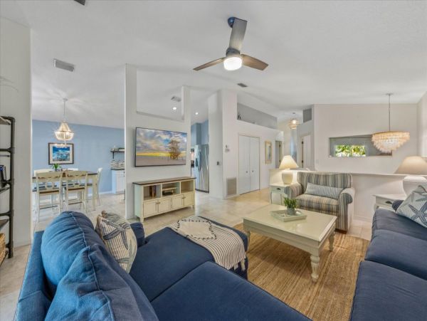 Anna Maria Pool Home Walk to Everything!