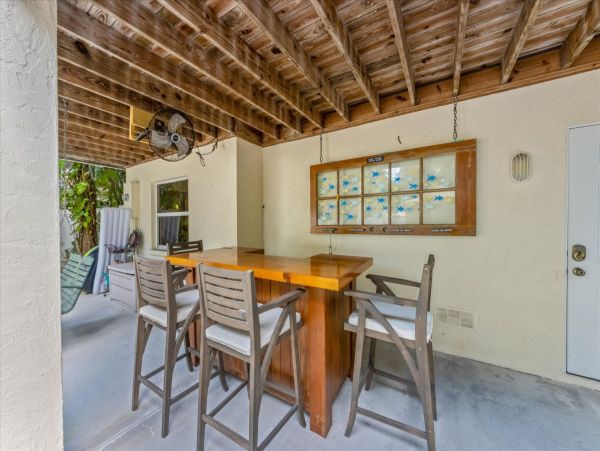 Anna Maria Pool Home Walk to Everything!