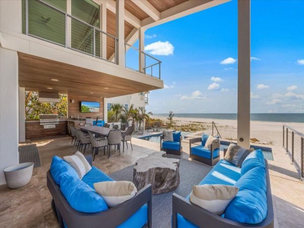 New Luxury Beach House on Anna Maria Island Wow Factor