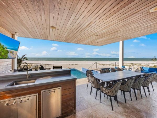New Luxury Beach House on Anna Maria Island Wow Factor