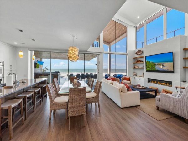 New Luxury Beach House on Anna Maria Island Wow Factor