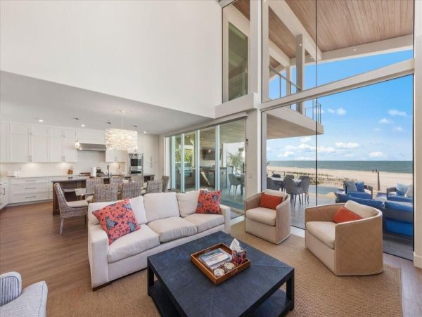 New Luxury Beach House on Anna Maria Island Wow Factor