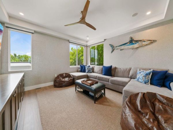 New Luxury Beach House on Anna Maria Island Wow Factor