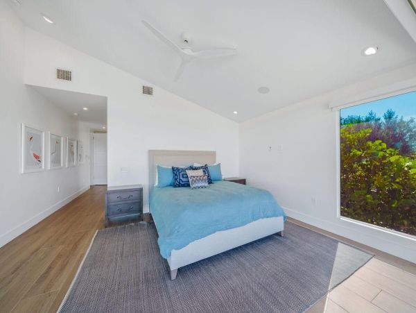 New Luxury Beach House on Anna Maria Island Wow Factor