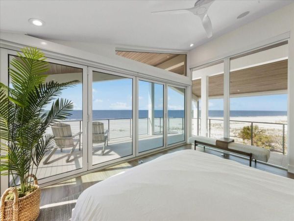 New Luxury Beach House on Anna Maria Island Wow Factor