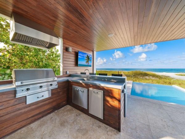 New Luxury Beach House on Anna Maria Island Wow Factor