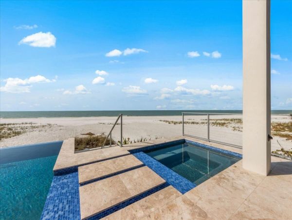 New Luxury Beach House on Anna Maria Island Wow Factor