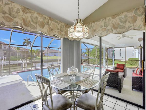 Marco Island Beautiful 3 Bedroom Canal View Home Sleeps 6