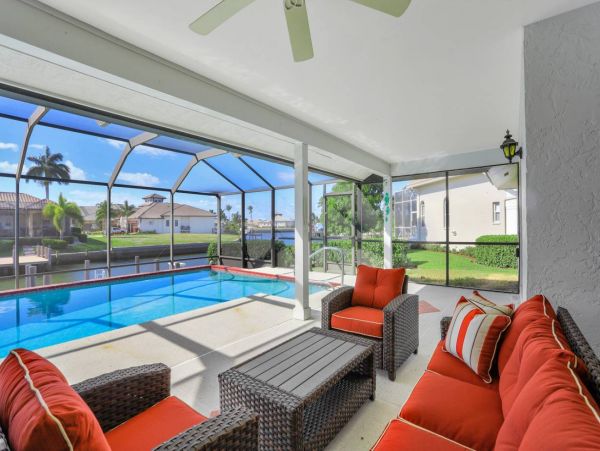 Marco Island Beautiful 3 Bedroom Canal View Home Sleeps 6