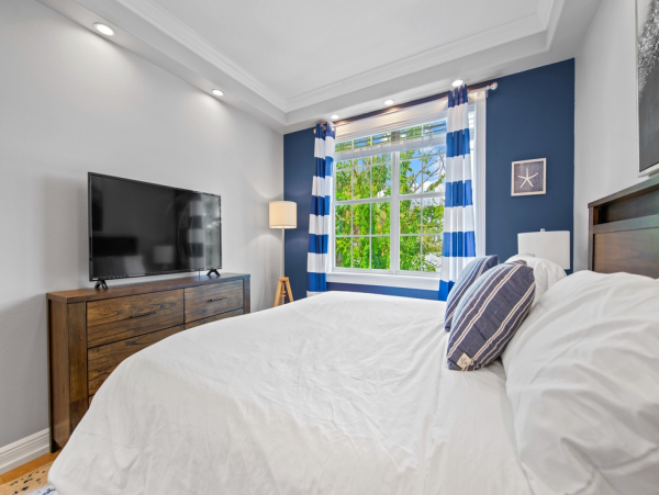 Holmes Beach Vacation Rental - Anna Maria Island Luxury Rental with Pool & Lanai