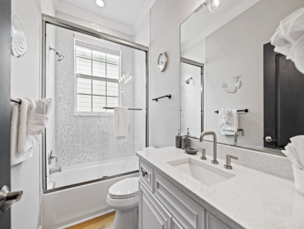 Holmes Beach Vacation Rental - Anna Maria Island Luxury Rental with Pool & Lanai