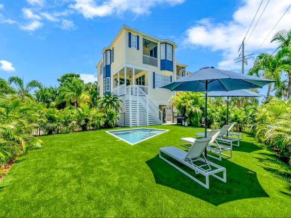 Holmes Beach Vacation Rental - Anna Maria Island Luxury Rental with Pool & Lanai