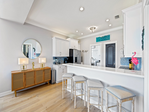 Holmes Beach Vacation Rental - Anna Maria Island Luxury Rental with Pool & Lanai