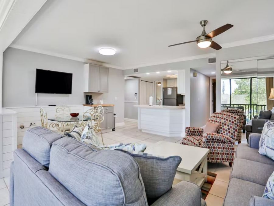 Harbor View Two Bedroom Vacation Condo in Siesta Key