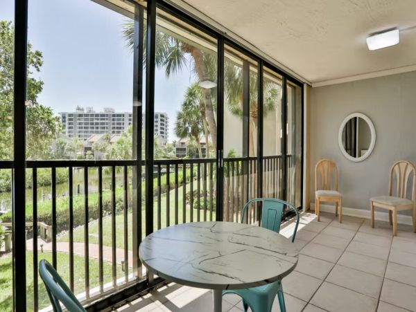 Harbor View Two Bedroom Vacation Condo in Siesta Key