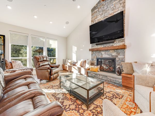 Luxury 3 Bedroom Home with Pool & Spa in Healdsburg