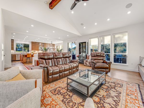 Luxury 3 Bedroom Home with Pool & Spa in Healdsburg