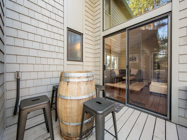 Luxurious 3 Bedroom Home with Spa in Santa Rosa