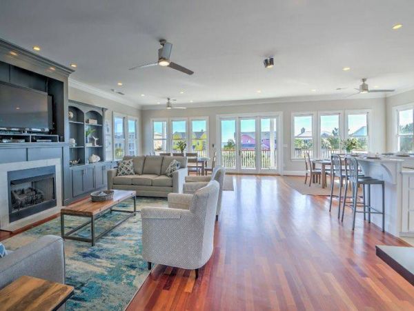 Beautiful 8 Bedroom Vacation Home in Isle of Palms