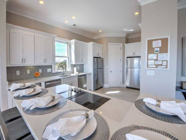 Beautiful 8 Bedroom Vacation Home in Isle of Palms