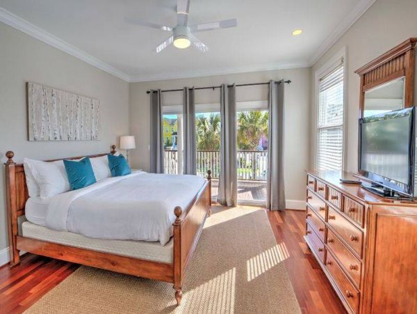 Beautiful 8 Bedroom Vacation Home in Isle of Palms