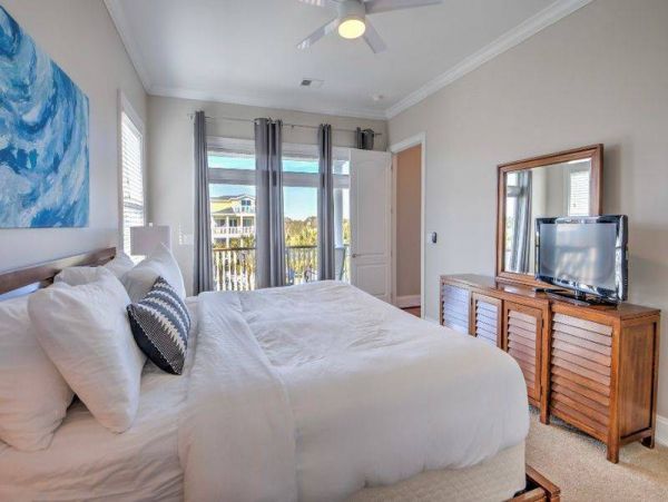 Beautiful 8 Bedroom Vacation Home in Isle of Palms