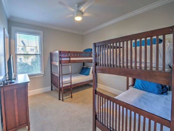Beautiful 8 Bedroom Vacation Home in Isle of Palms