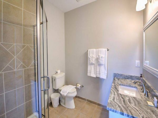 Beautiful 8 Bedroom Vacation Home in Isle of Palms