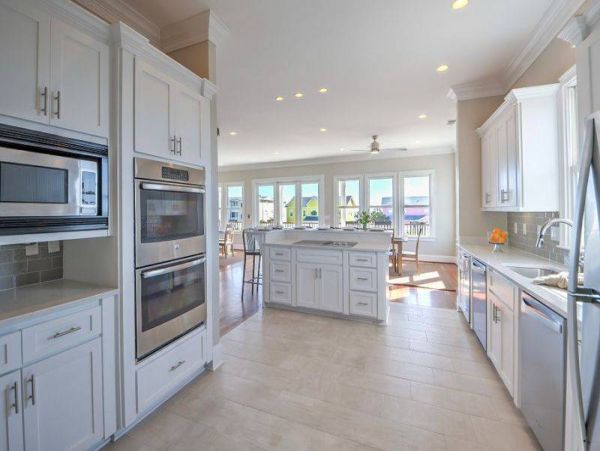 Beautiful 8 Bedroom Vacation Home in Isle of Palms