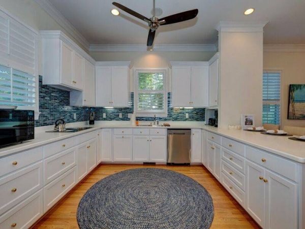 Beautiful 5 Bedroom Vacation Home with Private Pool