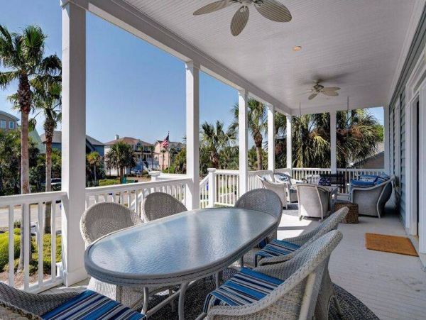 Beautiful 5 Bedroom Vacation Home with Private Pool