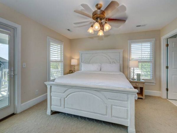 Beautiful 5 Bedroom Vacation Home with Private Pool