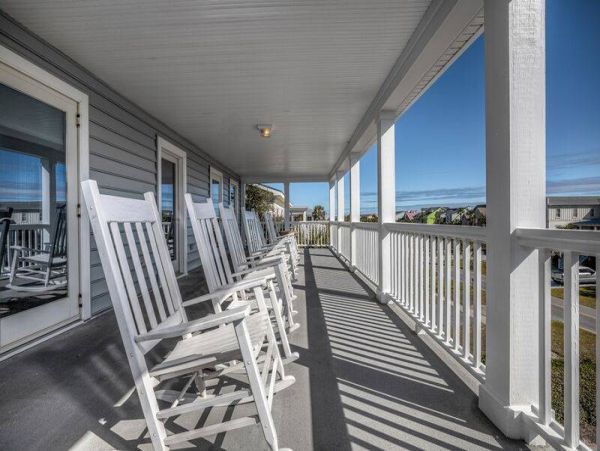 Beautiful 5 Bedroom Vacation Home with Private Pool