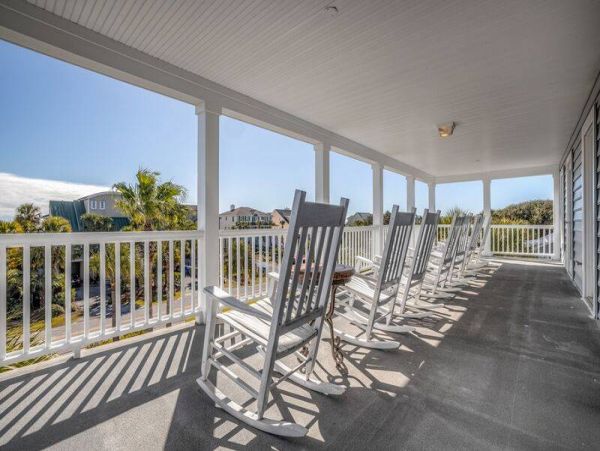 Beautiful 5 Bedroom Vacation Home with Private Pool