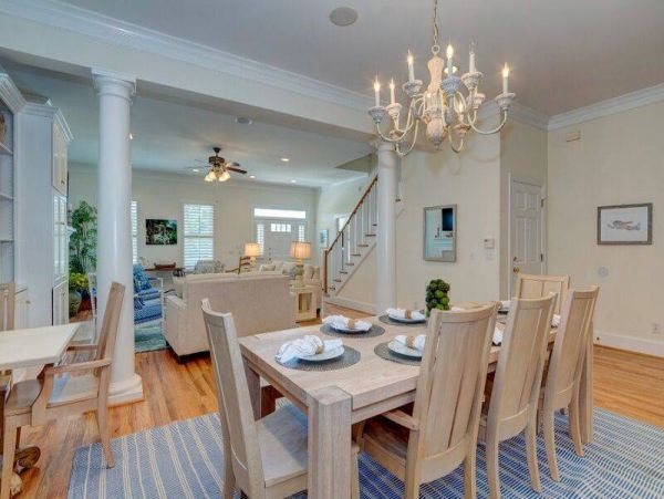Beautiful 5 Bedroom Vacation Home with Private Pool