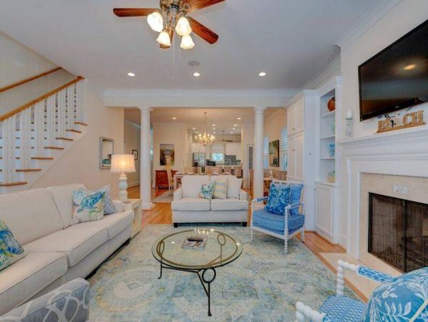 Beautiful 5 Bedroom Vacation Home with Private Pool
