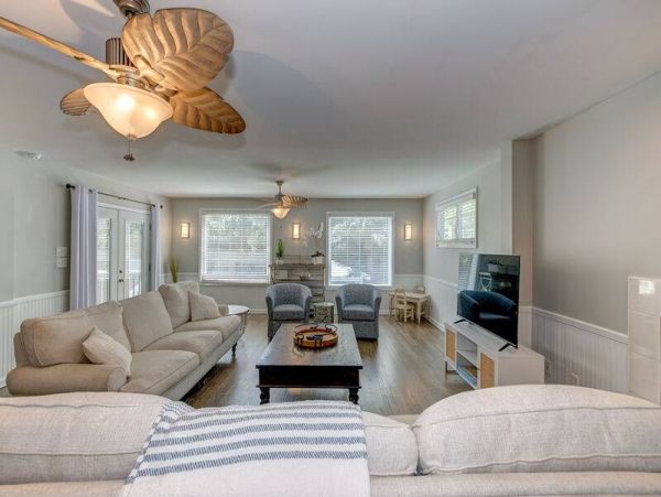 Charming Four Bedroom Isle of Palms Vacation Rental Home