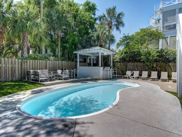 Charming Four Bedroom Isle of Palms Vacation Rental Home