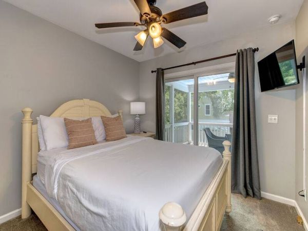 Charming Four Bedroom Isle of Palms Vacation Rental Home