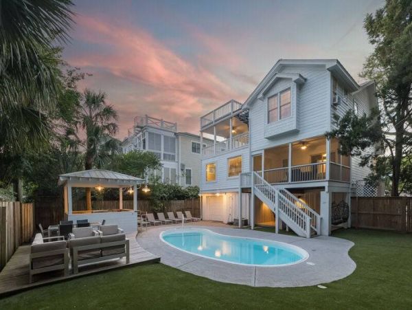 Charming Four Bedroom Isle of Palms Vacation Rental Home