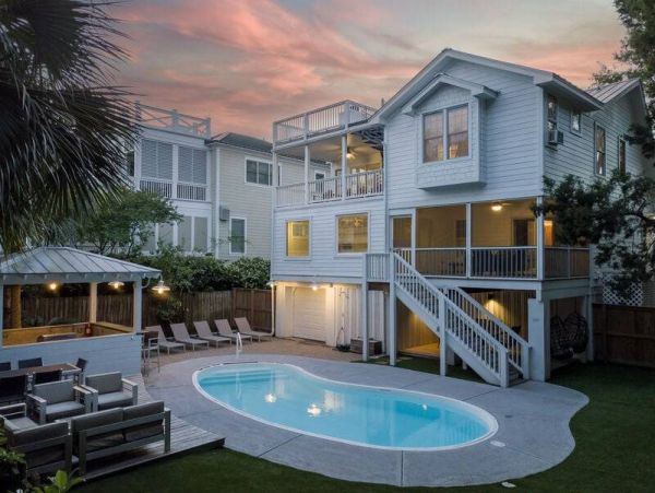 Charming Four Bedroom Isle of Palms Vacation Rental Home