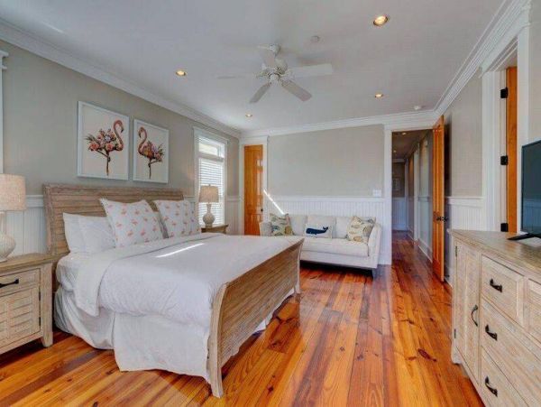 Island-Style Vacation Rental with 8 Bedrooms in Isle of Palms