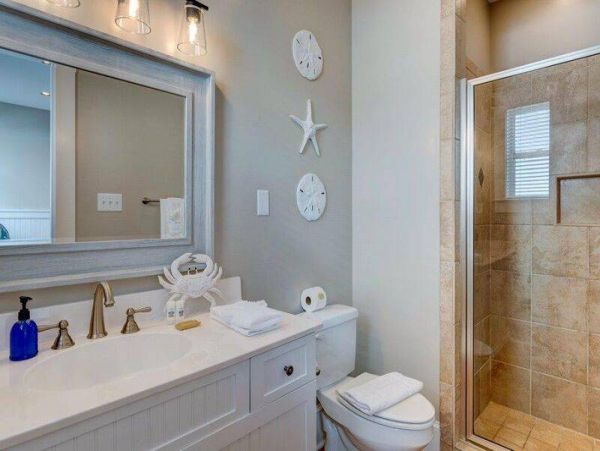 Island-Style Vacation Rental with 8 Bedrooms in Isle of Palms
