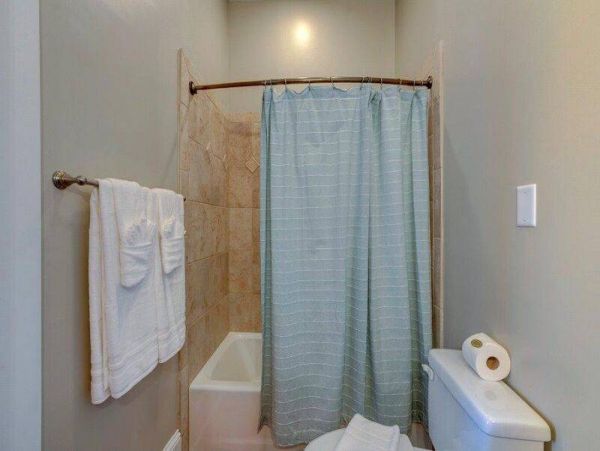 Island-Style Vacation Rental with 8 Bedrooms in Isle of Palms