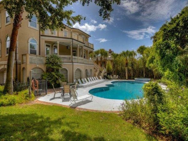 Mediterranean Luxury 8 Bedroom Vacation Home