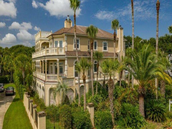 Mediterranean Luxury 8 Bedroom Vacation Home