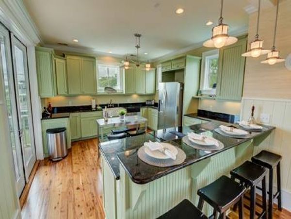 Spacious Five Bedroom Vacation Rental in Isle of Palms
